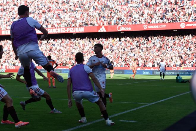 Carmona celebra su gol al Barcelona (Foto: Kiko Hurtado).