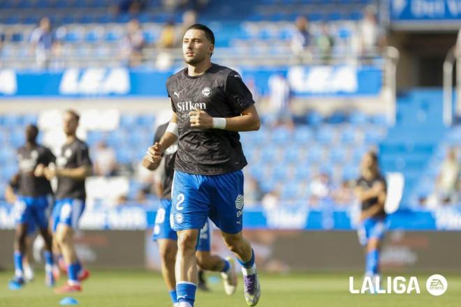 Facundo Garcés, en un calentamiento del Alavés (FOTO: LALIGA).