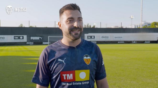 Rubén Medina, técnico del Valencia CF Infantil en la Liga Futures 2025