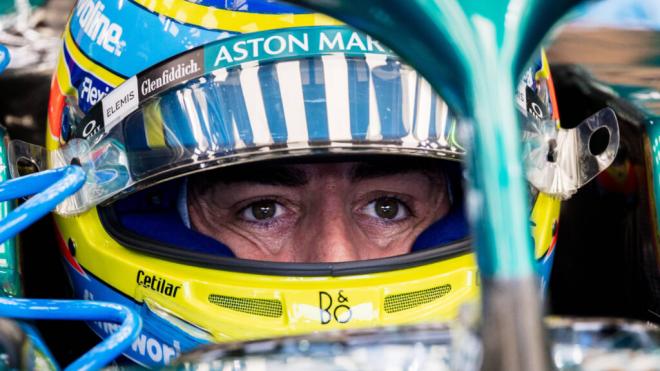 Fernando Alonso en su monoplaza de Aston Martin (Cordon Press)
