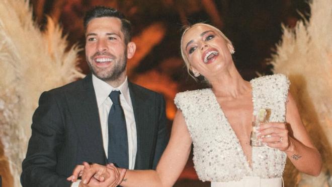 Jordi Alba y Romarey Ventura en su boda (Instagram: @romarey_ventura)