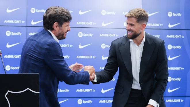 Mateu Alemany e Iñigo Martínez en su presentación con el Barcelona (Fuente: Cordon Press)