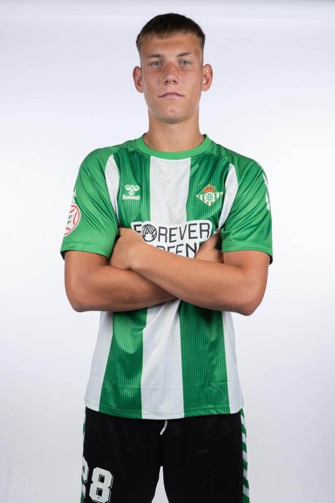 Nikita Doronins, con el Real Betis.