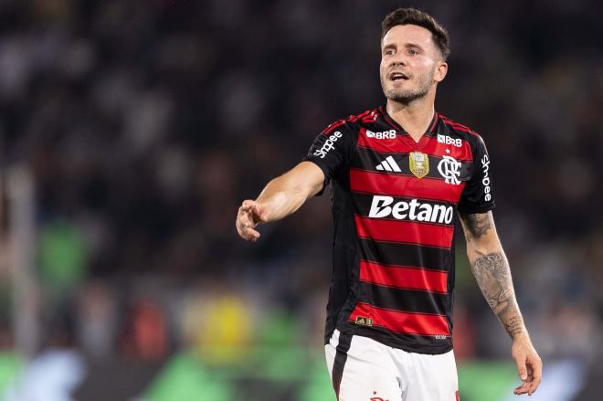 Saúl Níguez, en un partido del Flamengo (FOTO: Cordón Press).