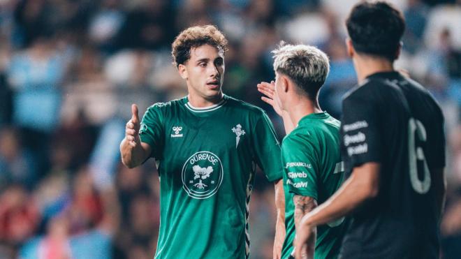 Pablo Durán celebra un gol del Celta ante la selección de Ourense (Foto: RCCV).