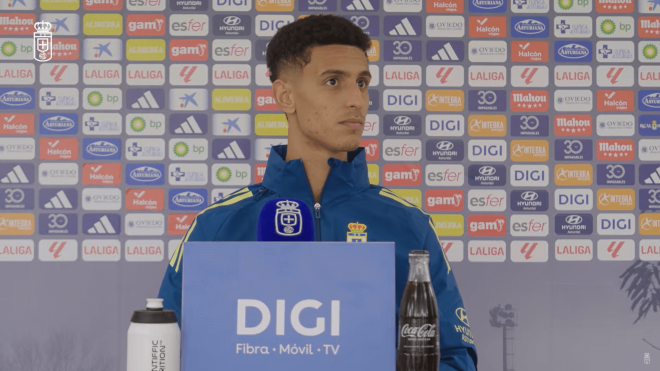Ilyas Chaira, en sala de prensa con el Real Oviedo.