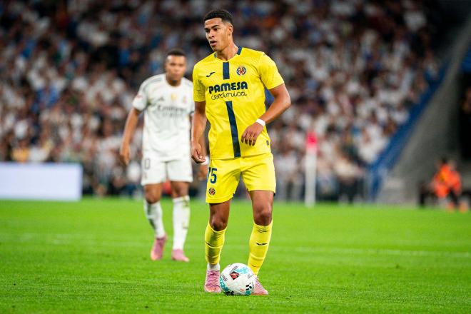 Santiago Mouriño, durante el Real Madrid-Villarreal (Foto: Cordon Press).