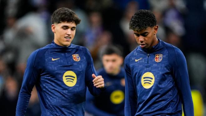 Pau Cubarsí y Lamine Yamal en un partido con el Barça (Europa Press)