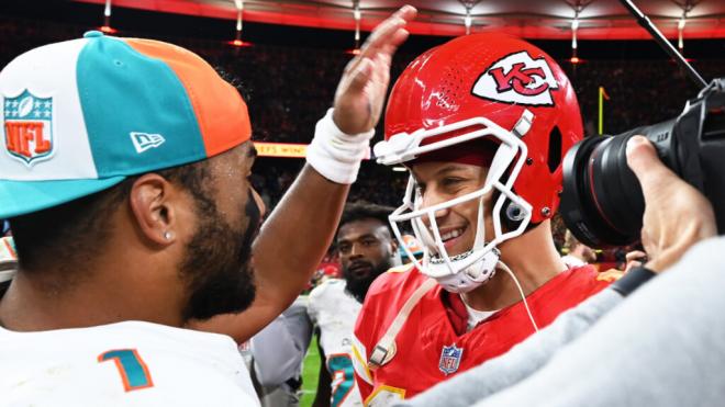 Patrick Mahomes con los Kansas City Chiefs en un partido de la NFL (Europa Press)