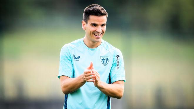 Iñigo Ruiz de Galarreta en el entrenamiento en Lezama (Foto: Athletic Club).