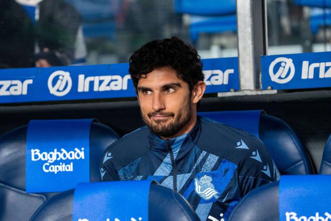 Gonçalo Guedes, en el banquillo de la Real Sociedad (Foto: Cordon Press).