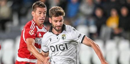 Mario González, ante el Granada.