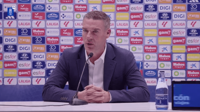 Luis Carrión, en rueda de prensa del Real Oviedo.