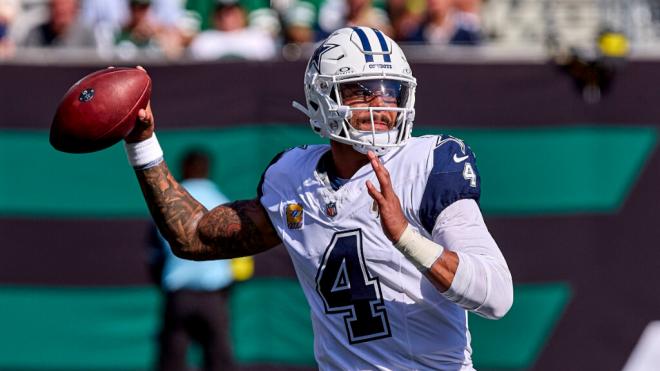 Dak Prescott durante un partido de la NFL (Fuente: Cordon Press)