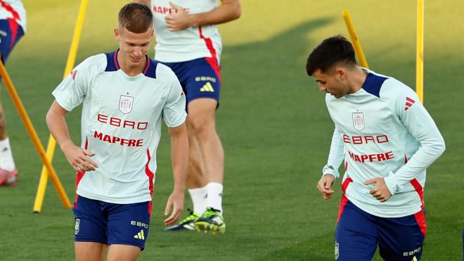 Dani Olmo y Pedri en un entrenamiento de la Selección (Foto: EFE)