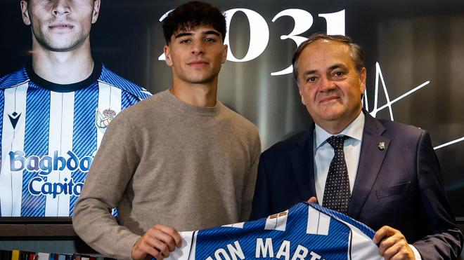 Jon Martín renueva su contrato junto a Jokin Aperribay (Foto: Real Sociedad).