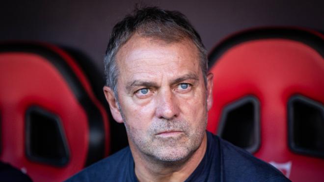 Hansi Flick durante un partido del FC Barcelona (Fuente: Cordon Press)