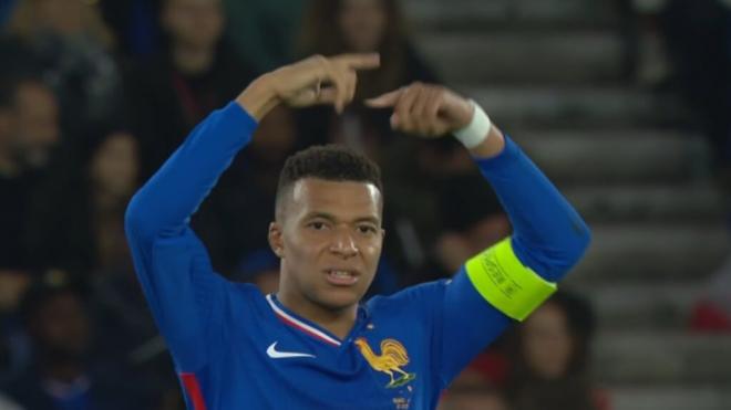 Mbappé pide el cambio en el partido ante Azerbaiyán (captura de redes sociales)