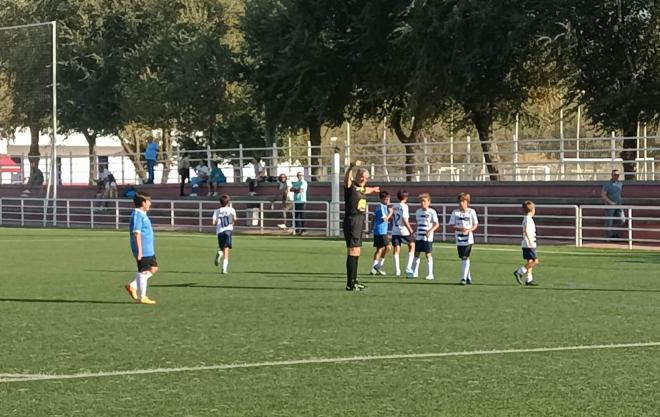Primer partido oficial de la Liga Educa 2025-26, disputado en Triana.