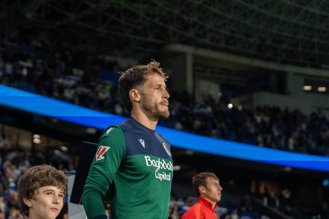Álex Remiro, en un partido con la Real Sociedad (Foto: Cordon Press).