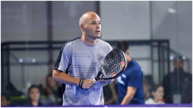 Andrés Iniesta, en su primer torneo oficial de pádel. (@asipacificpadeltour)