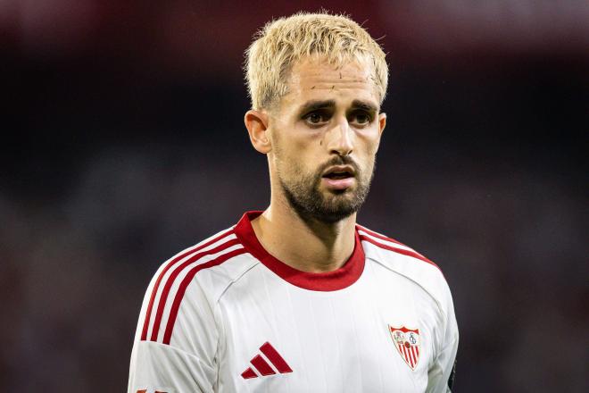 Adnan Januzaj, entrenando con el Sevilla (Foto: Kiko Hurtado).