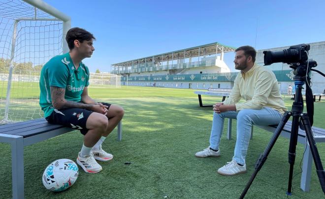 Valentín Gómez, en su entrevista para ElDesmarque (Foto: Kiko Hurtado)