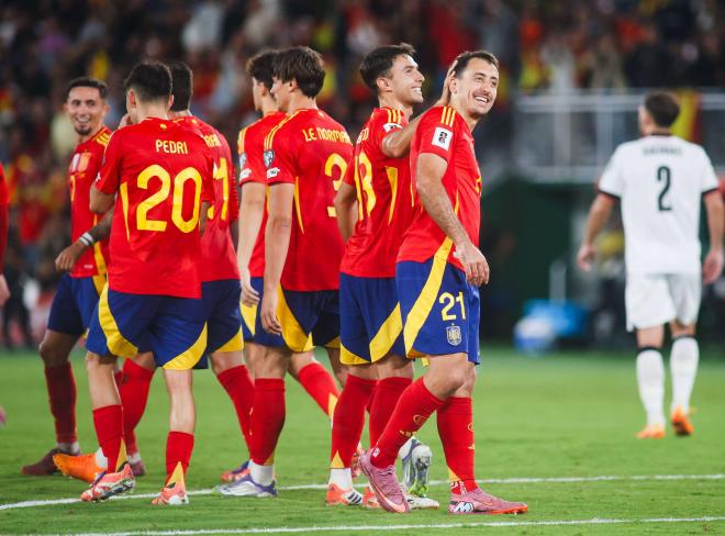 Oyarzabal celebra un gol en el España-Georgia (Foto: Cordon Press).