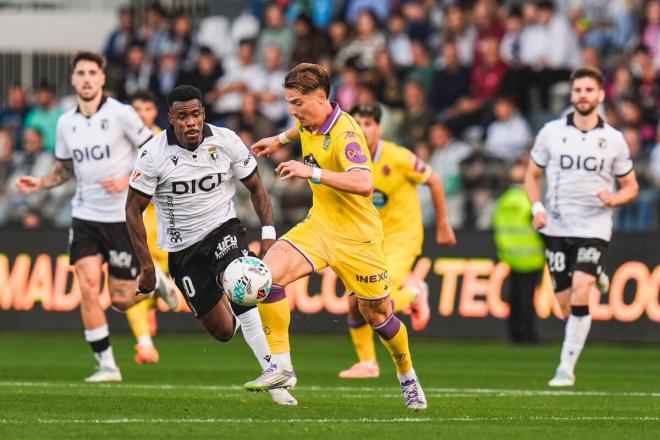 Sergi Canós Tenes ante el Burgos (Foto: LALIGA)