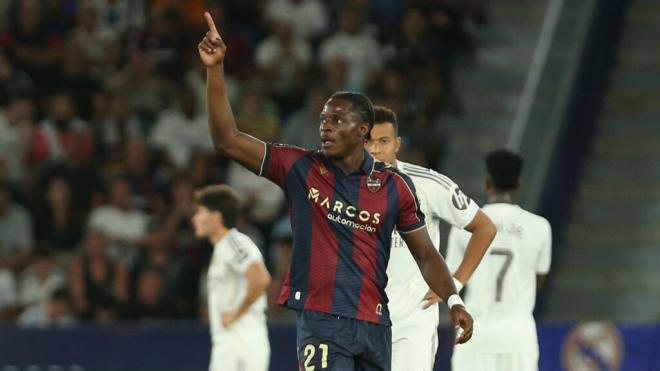 Etta Eyong, en un partido del Levante (Cordon Press)
