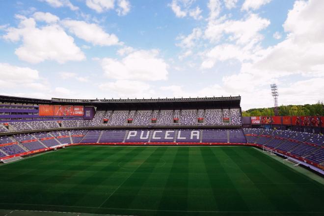 Vista general del Nuevo Estadio José Zorrilla engalanado para la selección española (Foto: Real Valladolid).