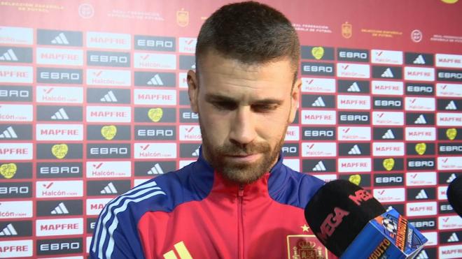 Unai Simón se sonríe tras oír la palabra favorito para la Selección Española