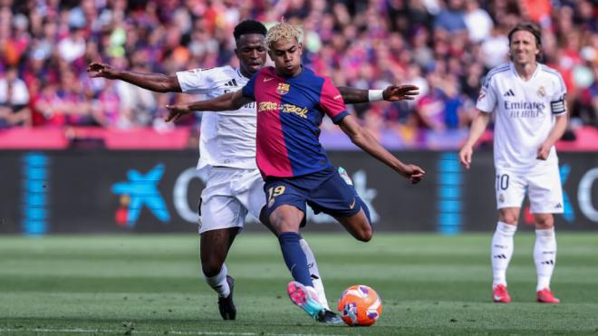 Lamine Yamal y Vinicius en un Clásico (Europa Press)