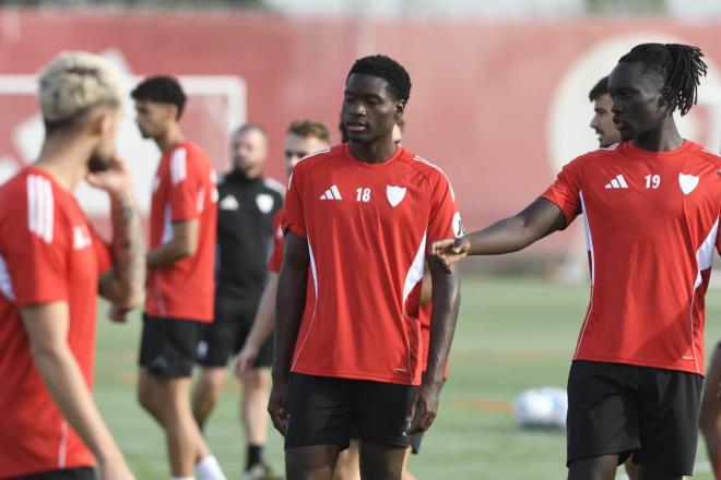 Agoumé y Batista Mendy, en el entrenamiento de este miércoles (Foto: Kiko Hurtado).