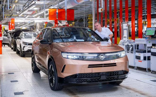 Opel Grandland Electric Long Range.