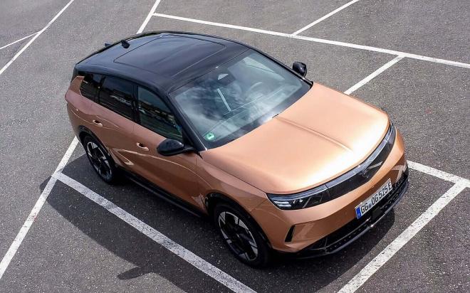 Opel Grandland Electric Long Range.
