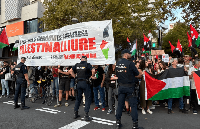 Protestas antes del Valencia Basket-Hapoel Tel Aviv de la Euroliga