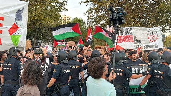 Protestas antes del Valencia Basket-Hapoel Tel Aviv