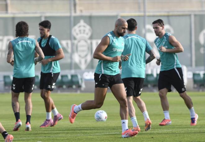 Amrabat, en el entrenamiento de este jueves (Foto: Kiko Hurtado).