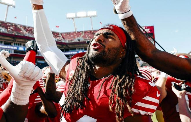 Fred Warner en un partido de los 49ers (Foto: San Francisco 49ers)
