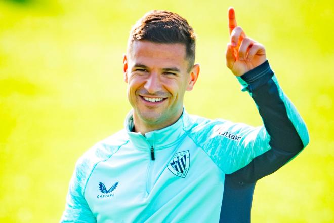 Gesto de Gorka Guruzeta en un entrenamiento en Lezama (Foto: Athletic Club).