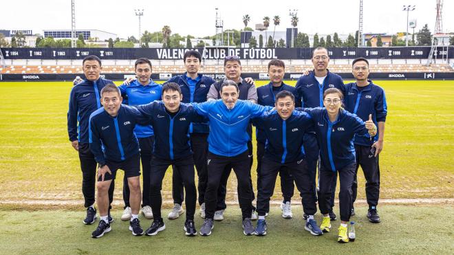 La Asociación de Fútbol de China viaja hasta Paterna para emular el modelo del Valencia CF