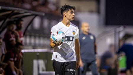 Andrés Caro, defensa del VCF Mestalla (Foto: Valencia CF)