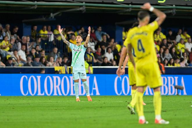 Antony celebra su gol al Villarreal (Foto: EFE)