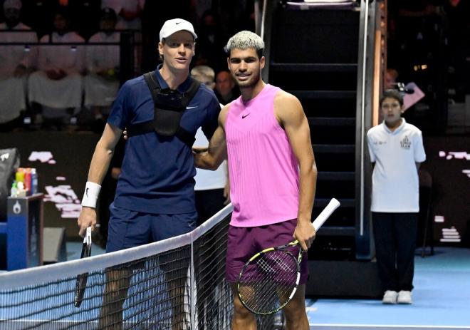 Sinner y Alcaraz posan antes de la final del Six Kings Slam 2025 (Foto: EFE).