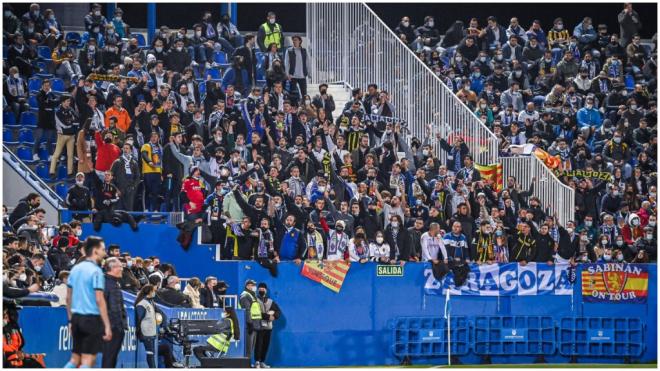 La afición del Real Zaragoza en el Ibercaja Estadio. (Cordon Press)