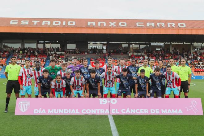 Jugadores del CD Lugo y Celta Fortuna ante el Día Mundial contra el Cáncer de Mama (Foto: CD Lugo