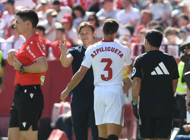 Matías Almeyda, animando a César Azpilicueta (Foto: Kiko Hurtado).