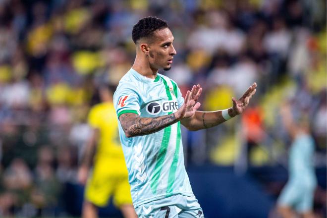 Antony, celebrando su gol ante el Villarreal (Foto: Cordon Press).