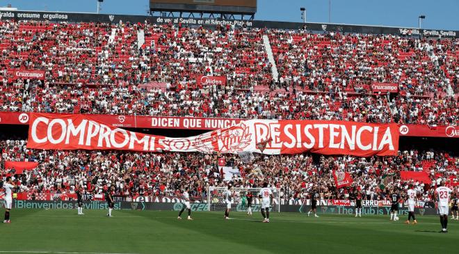 Protesta de Sevilla y Mallorca contra el Villarreal-Barça en Miami (Foto: Kiko Hurtado).